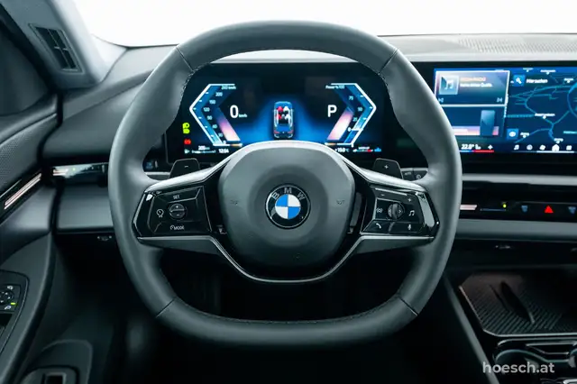 BMW 5 Series view 6