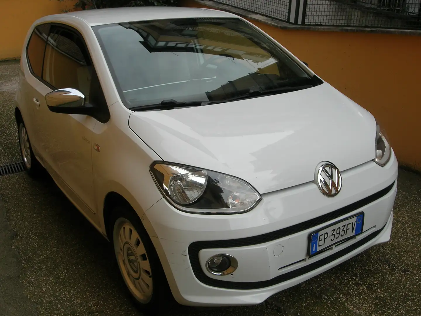 Volkswagen up! up! 3p 1.0 High 75cv asg Wit - 2