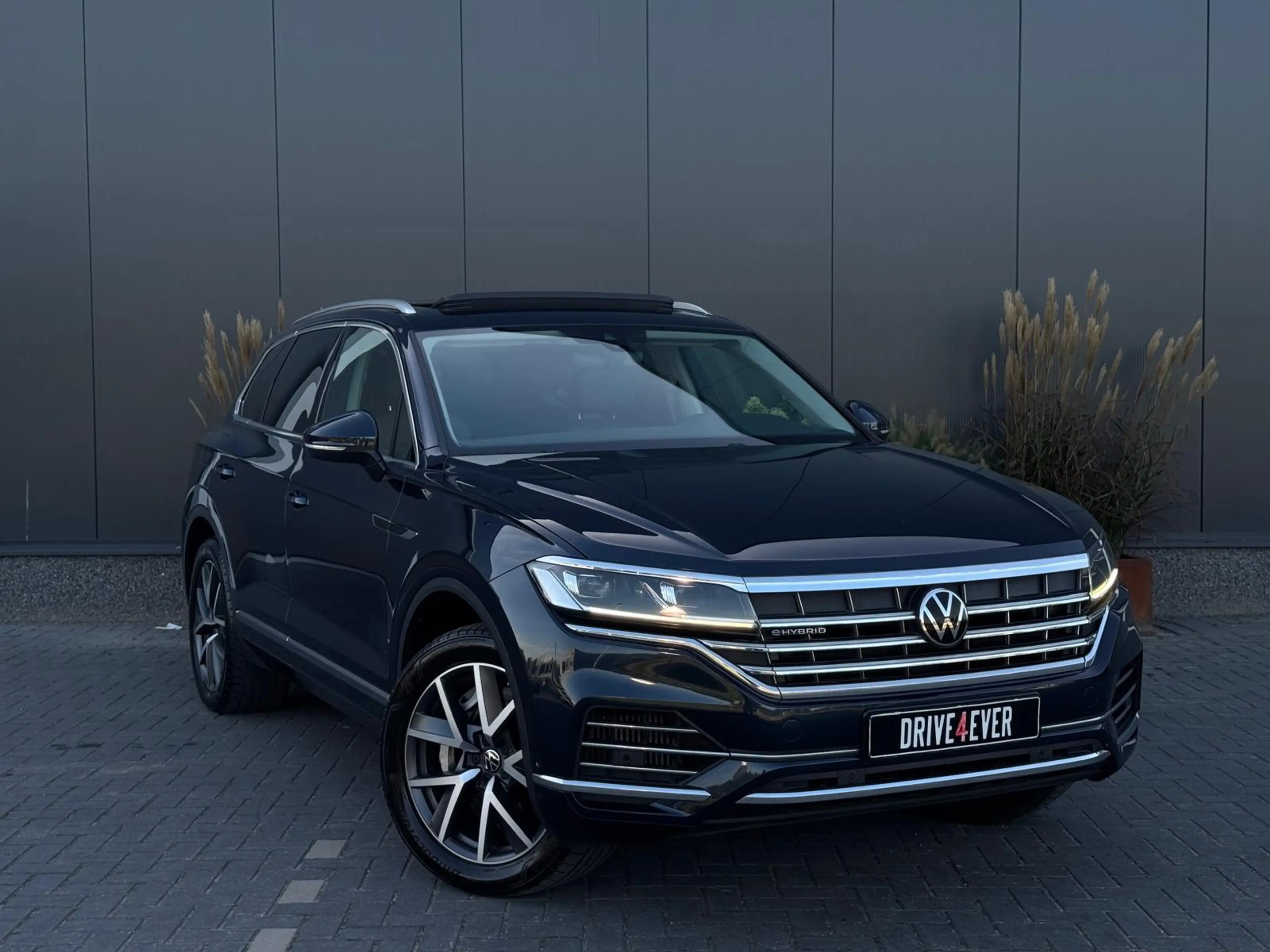 Volkswagen Touareg 3.0 TSi eHybrid 4MOTION PANO|LEDER|LED|CAMERA — photo 4