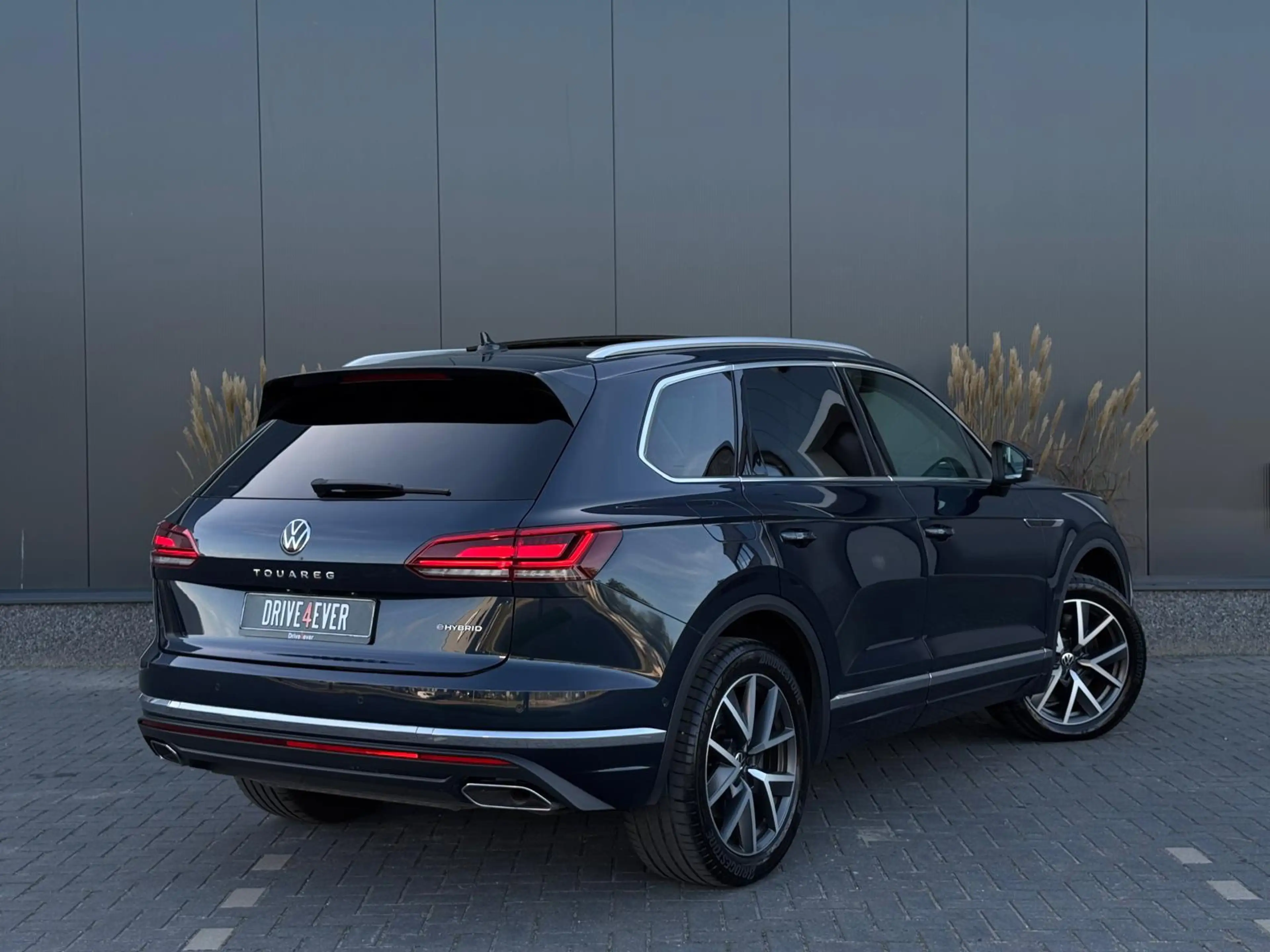 Volkswagen Touareg 3.0 TSi eHybrid 4MOTION PANO|LEDER|LED|CAMERA — photo 3