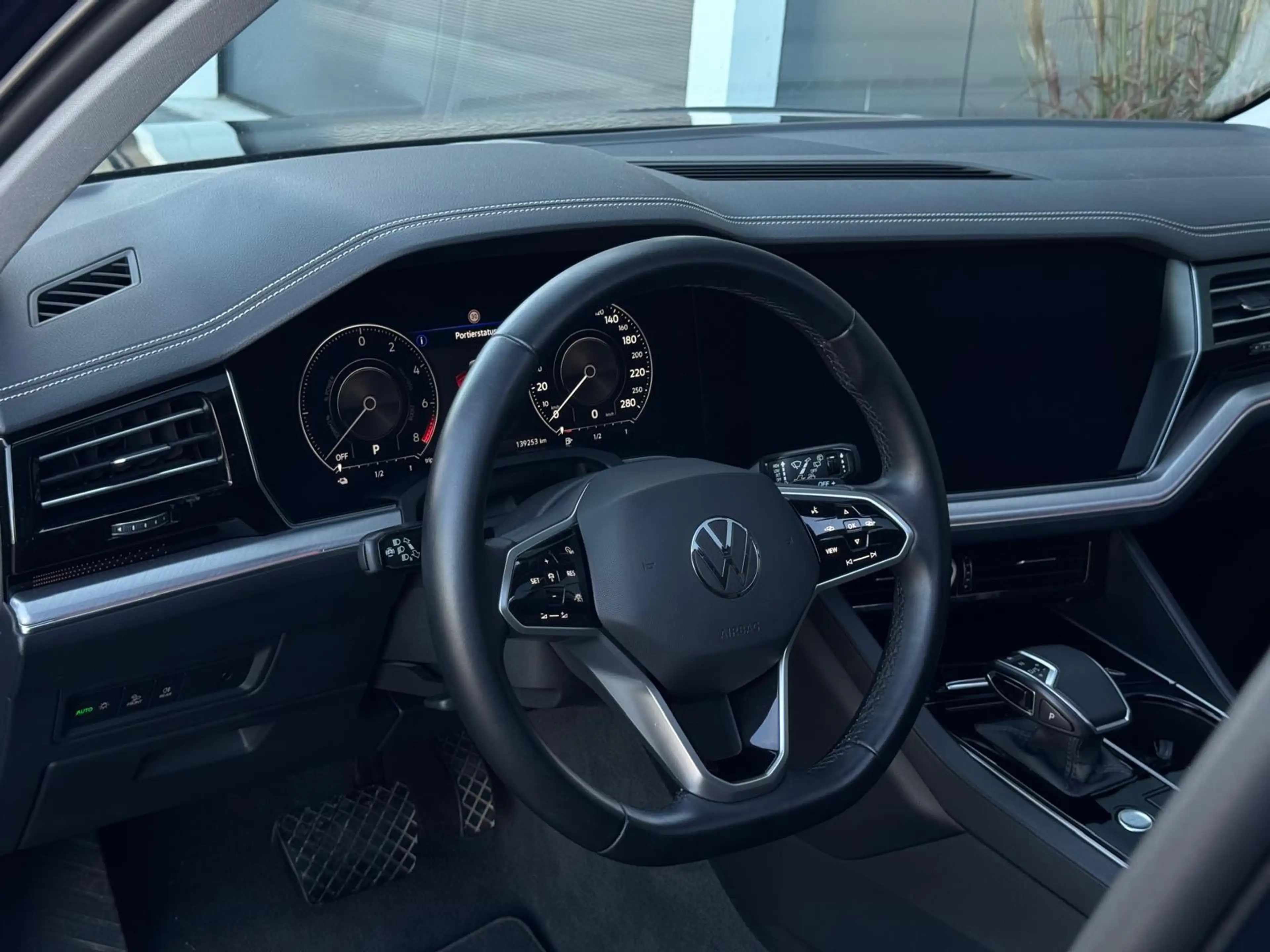 Volkswagen Touareg 3.0 TSi eHybrid 4MOTION PANO|LEDER|LED|CAMERA — photo 11