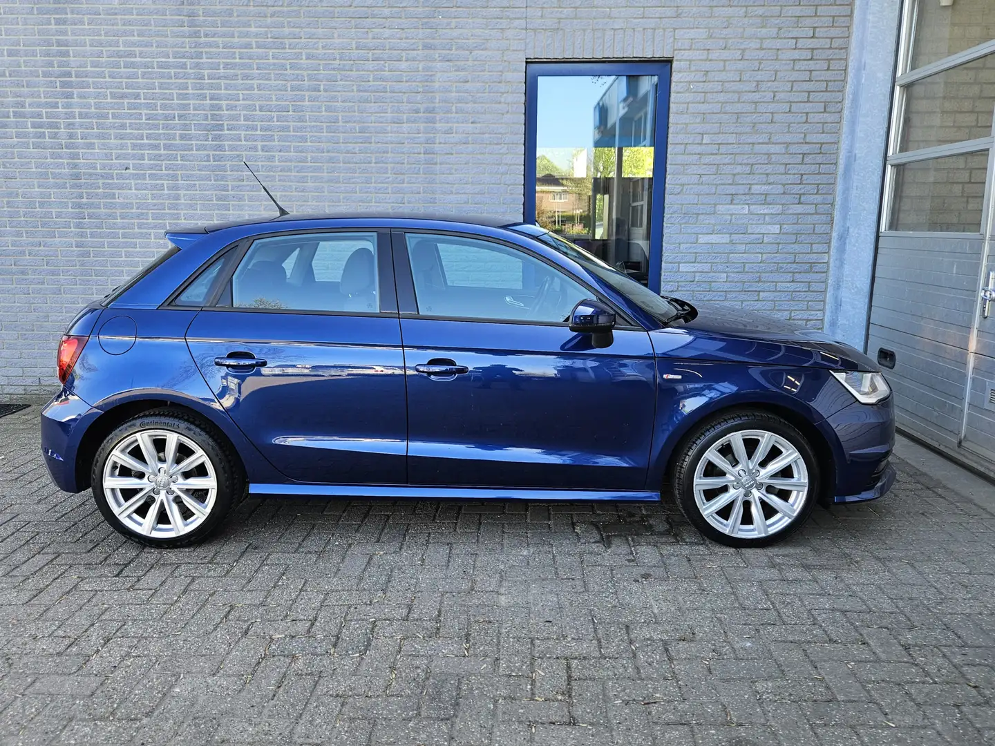 Audi A1 Sportback 1.0 TFSI Adrenalin Inclusief Afleverings Modrá - 2