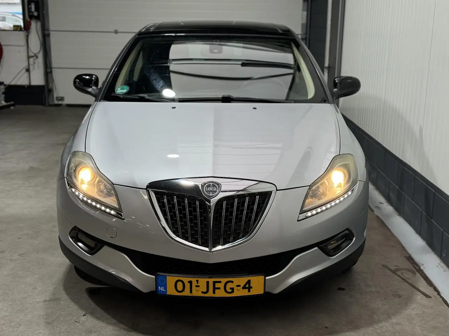 Lancia Delta 1.4-16V Platino Grijs - 2