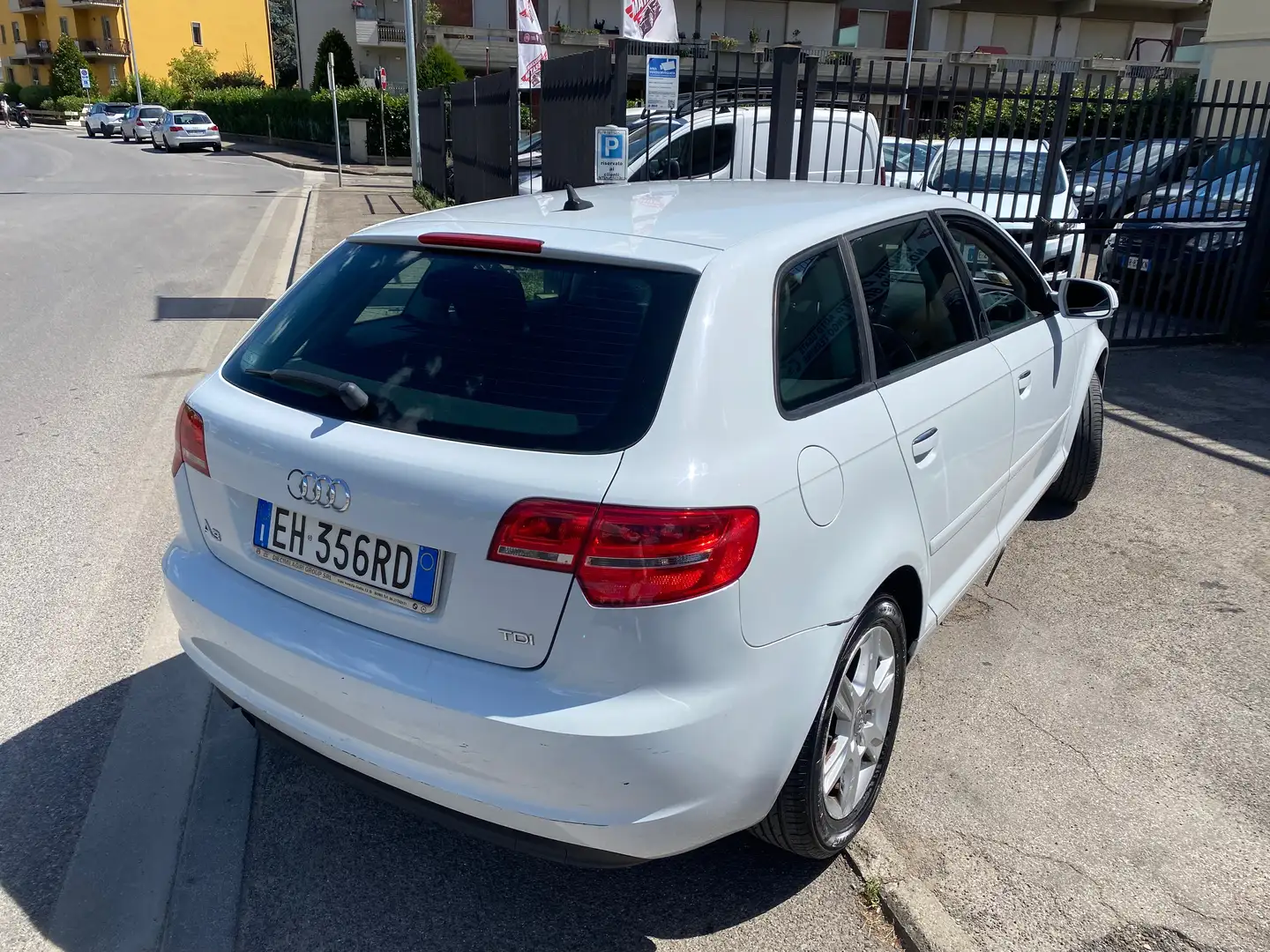 Audi A3 1.6 turbo disel Bianco - 2
