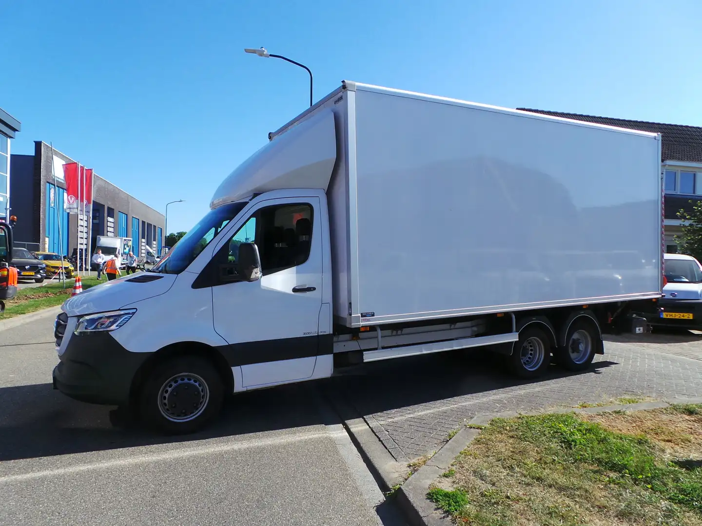 Mercedes-Benz Sprinter 519cdi Aut.BE-Combi Clixstar 2705kg Laadvermogen A White - 1