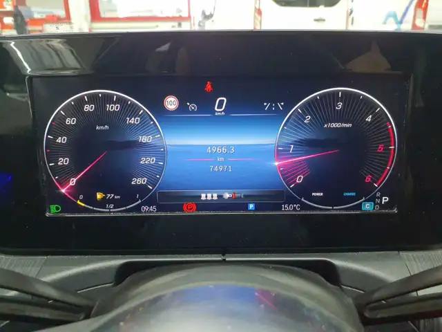 Mercedes-Benz C-Class view 11