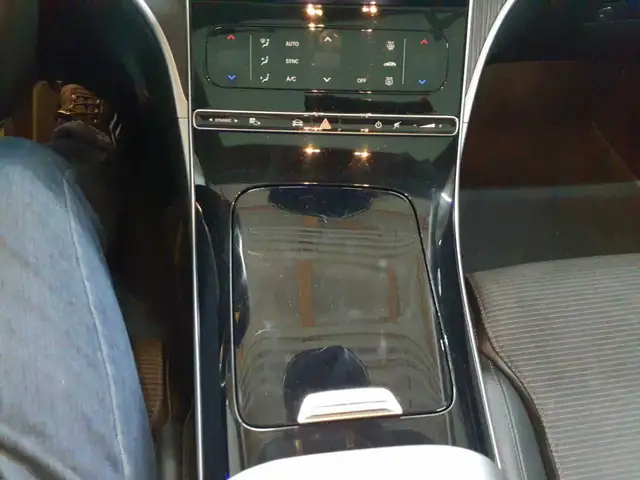 Mercedes-Benz C-Class view 10