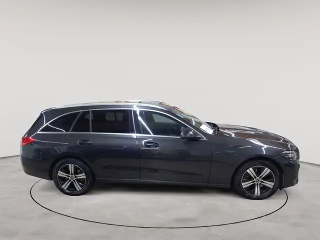 Mercedes-Benz C-Class view 3