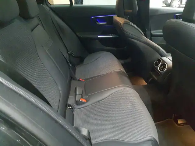 Mercedes-Benz C-Class view 14