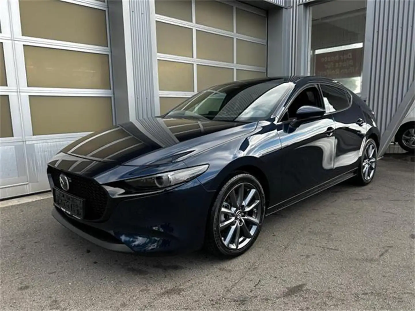 Mazda 3 e-Skyactiv-G140 Centre-Line Aut. mit Design Pake Blau - 1