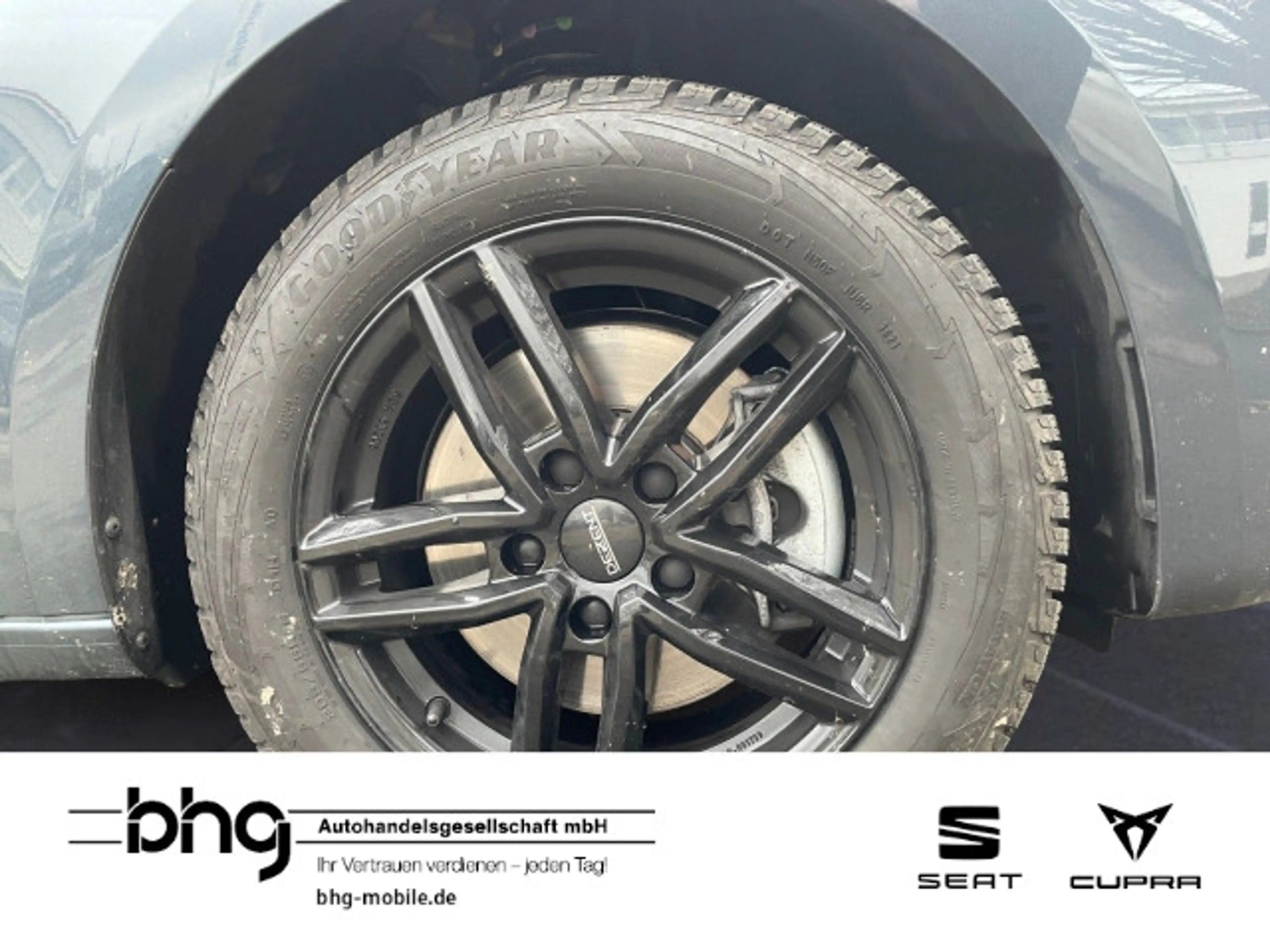 SEAT Leon Sportstourer Road Edition 2.0 TDI  7-Gang-D — photo 8