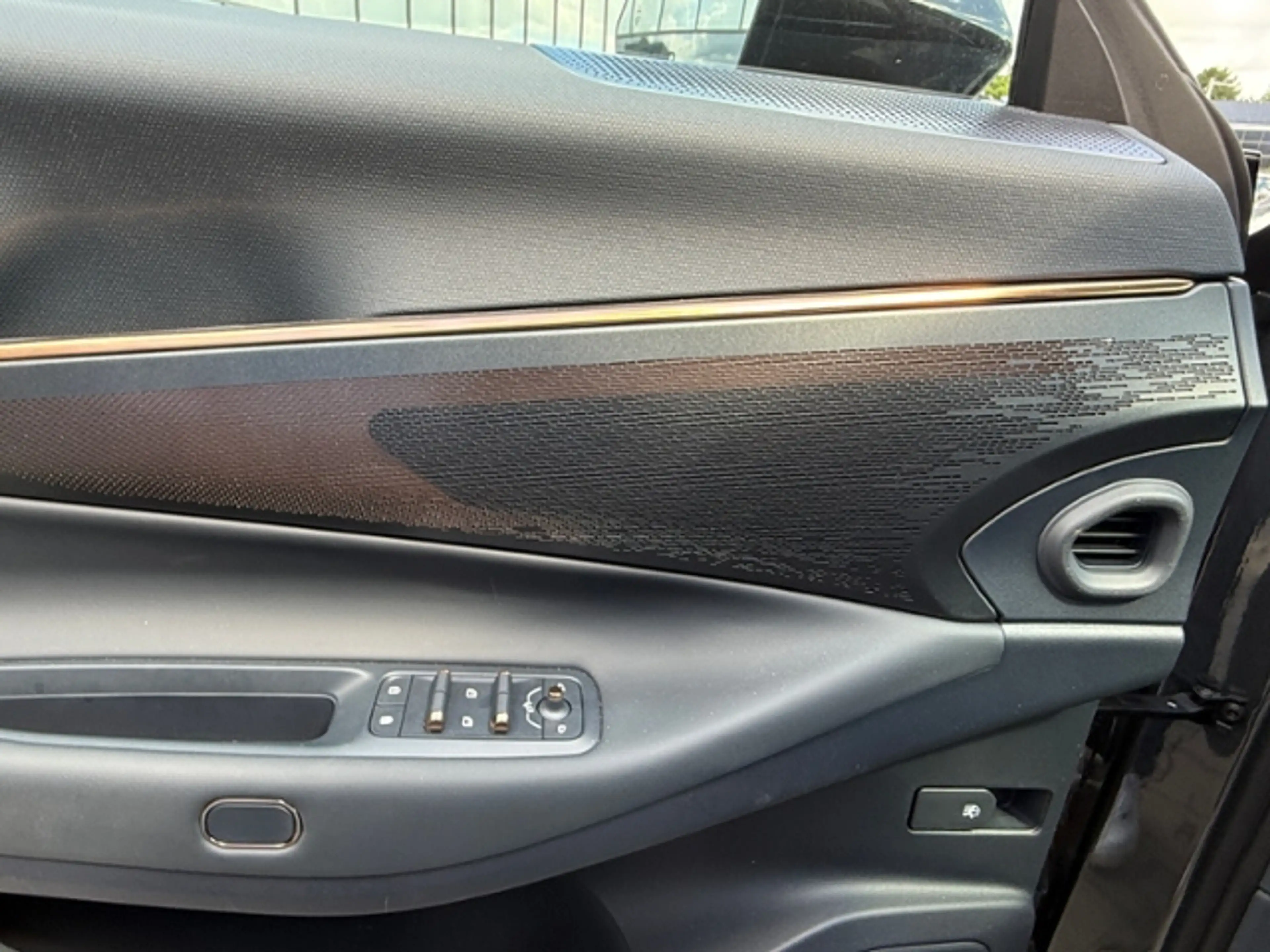 Lynk & Co 08 1.5 T PHEV 257 kW Core — photo 9