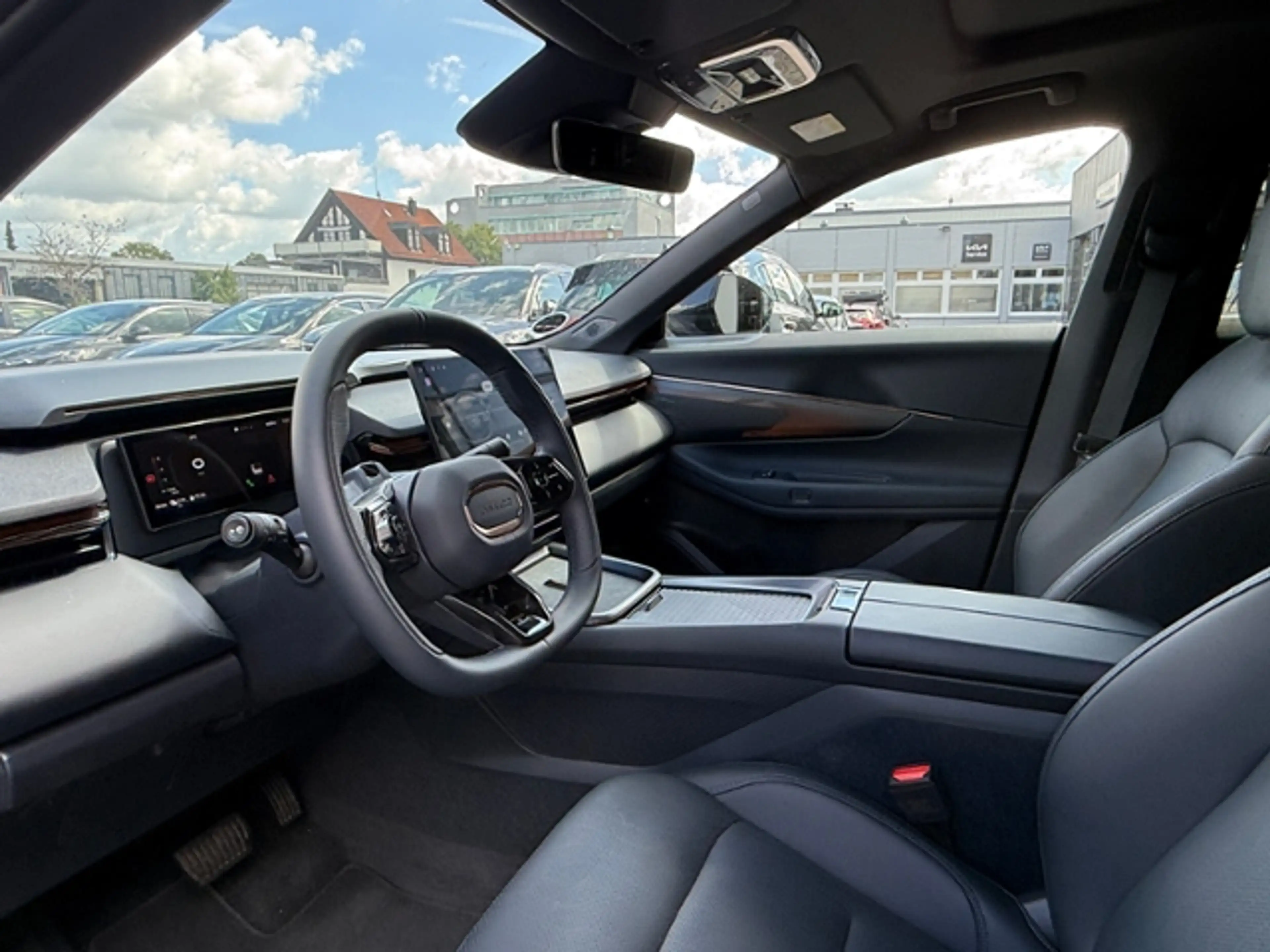 Lynk & Co 08 1.5 T PHEV 257 kW Core — photo 8