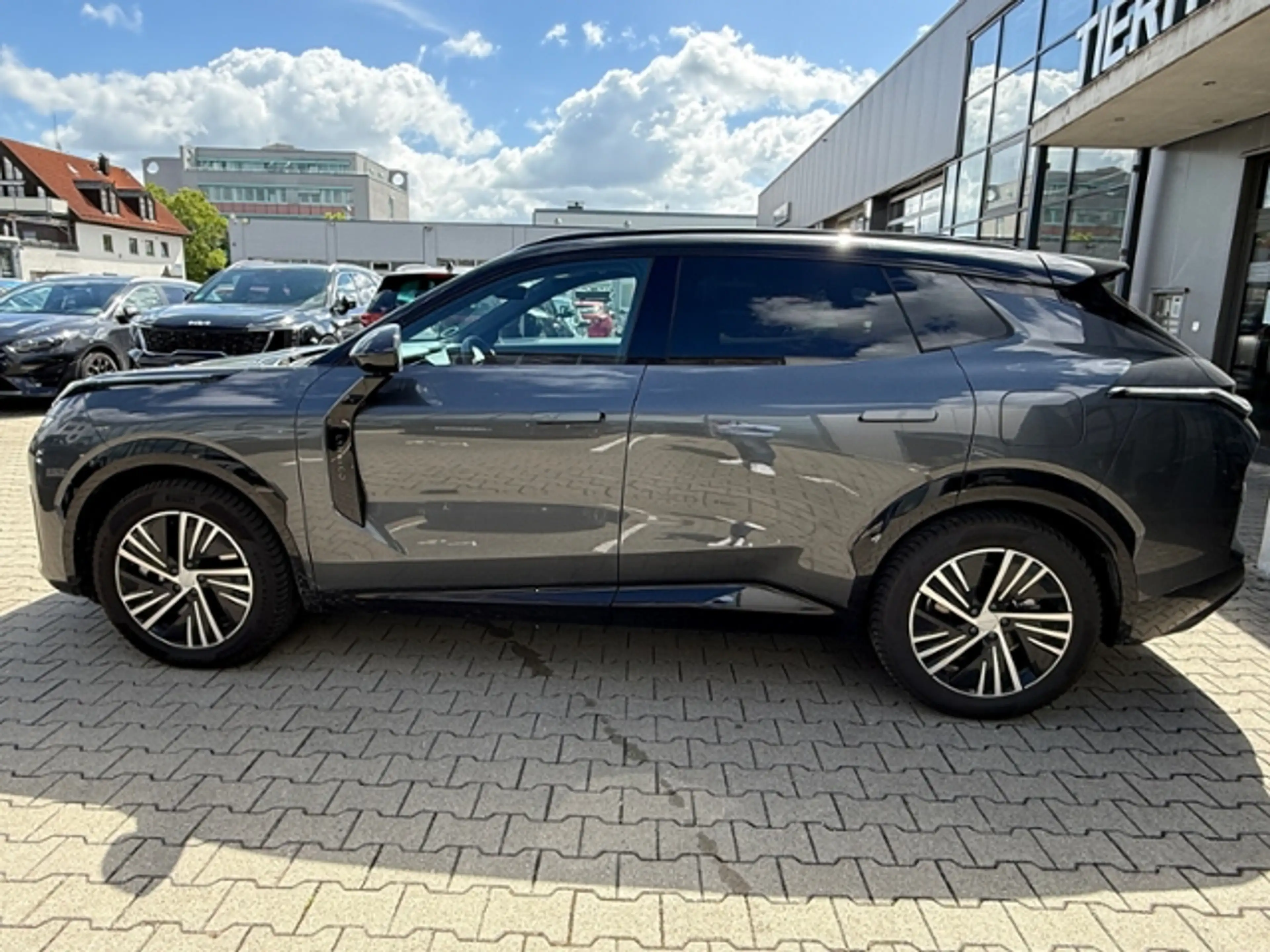 Lynk & Co 08 1.5 T PHEV 257 kW Core — photo 5