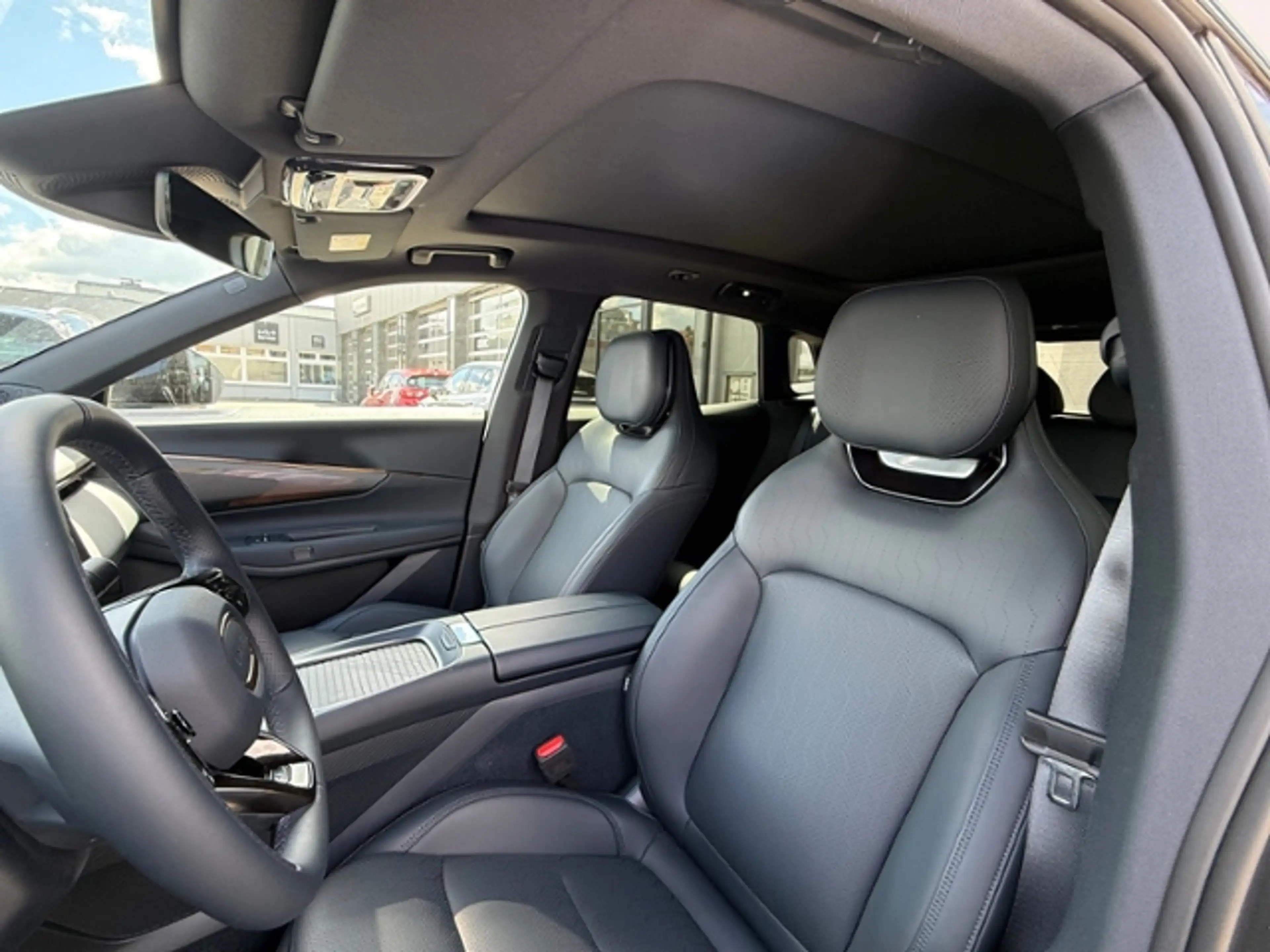 Lynk & Co 08 1.5 T PHEV 257 kW Core — photo 11