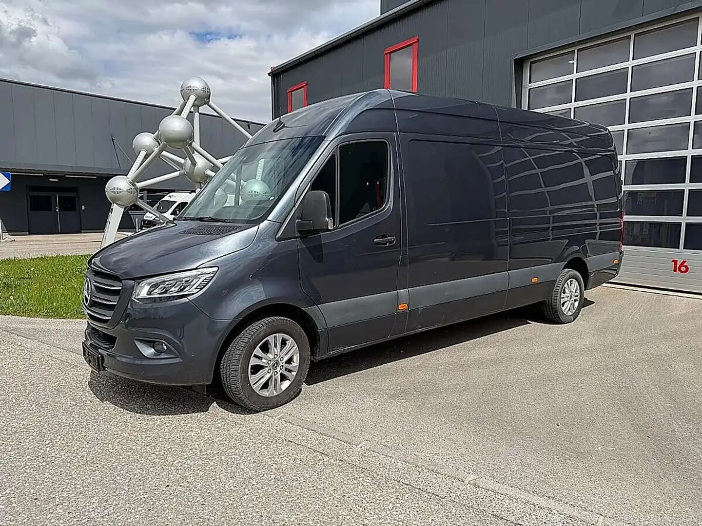 Mercedes-Benz Sprinter 319 CDI 3,5t / 4.325 mm Aut. Grau - 1