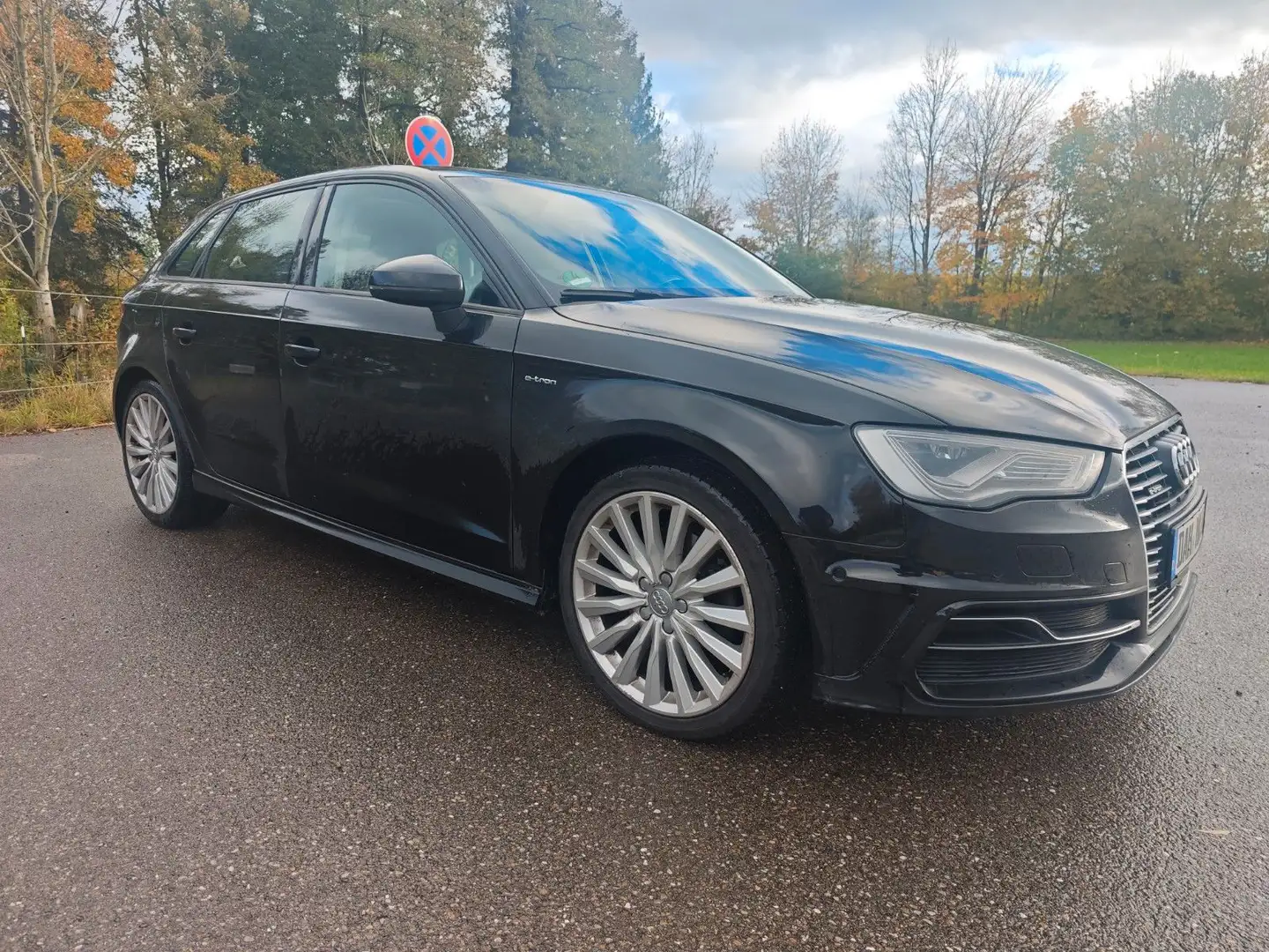 Audi A3 1.4 TFSI e-tron S tronic*ACC*DAB*Navi Schwarz - 1
