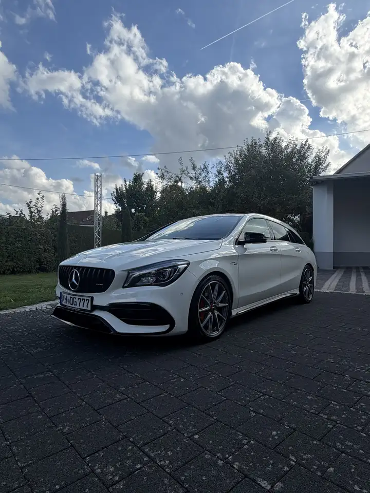 Mercedes-Benz CLA 45 AMG