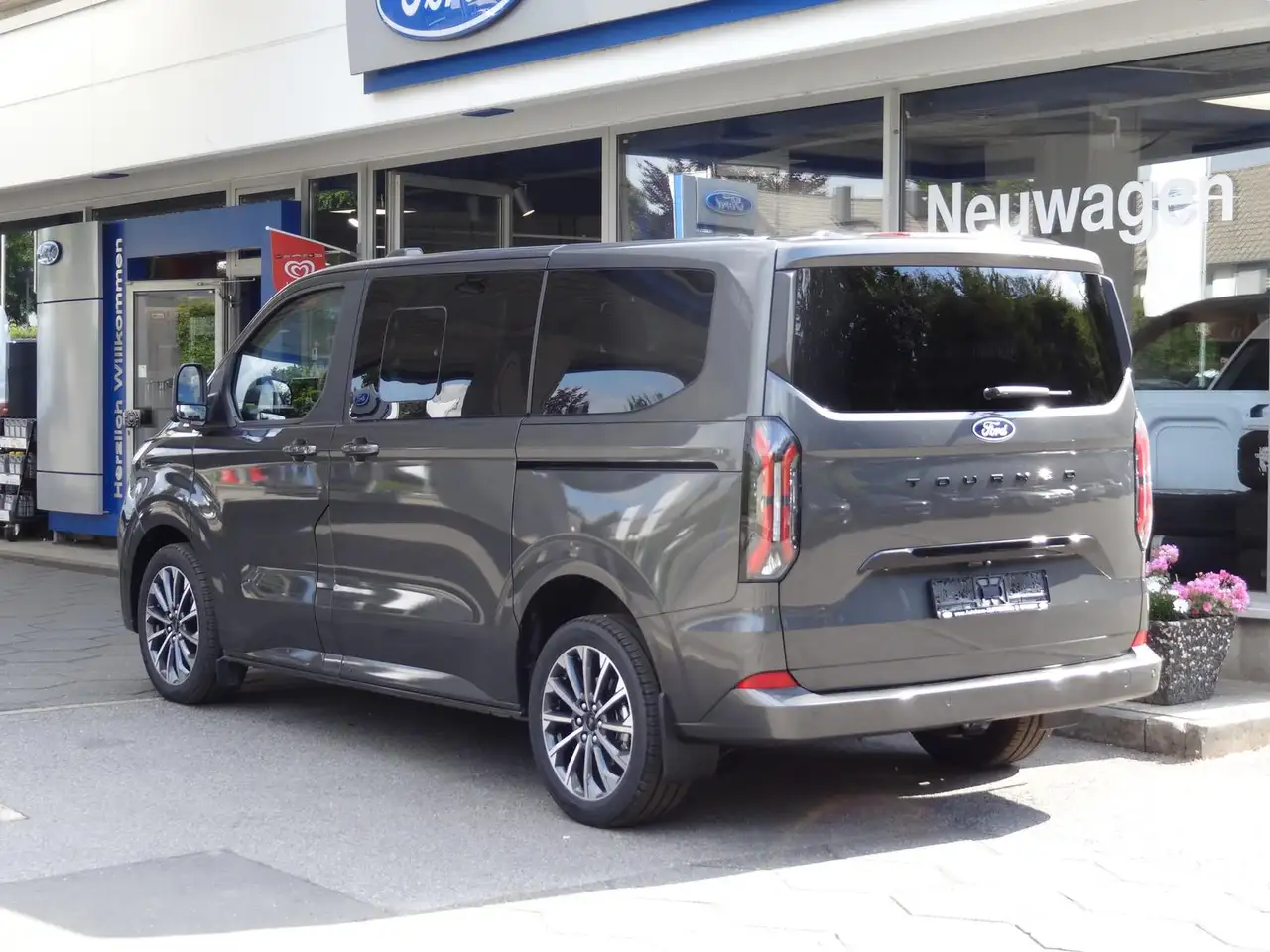 Ford Tourneo Custom 2026 — фото 8