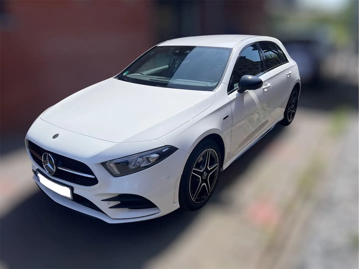 Mercedes-Benz A 250 e A250e AMG Line Wit - 1