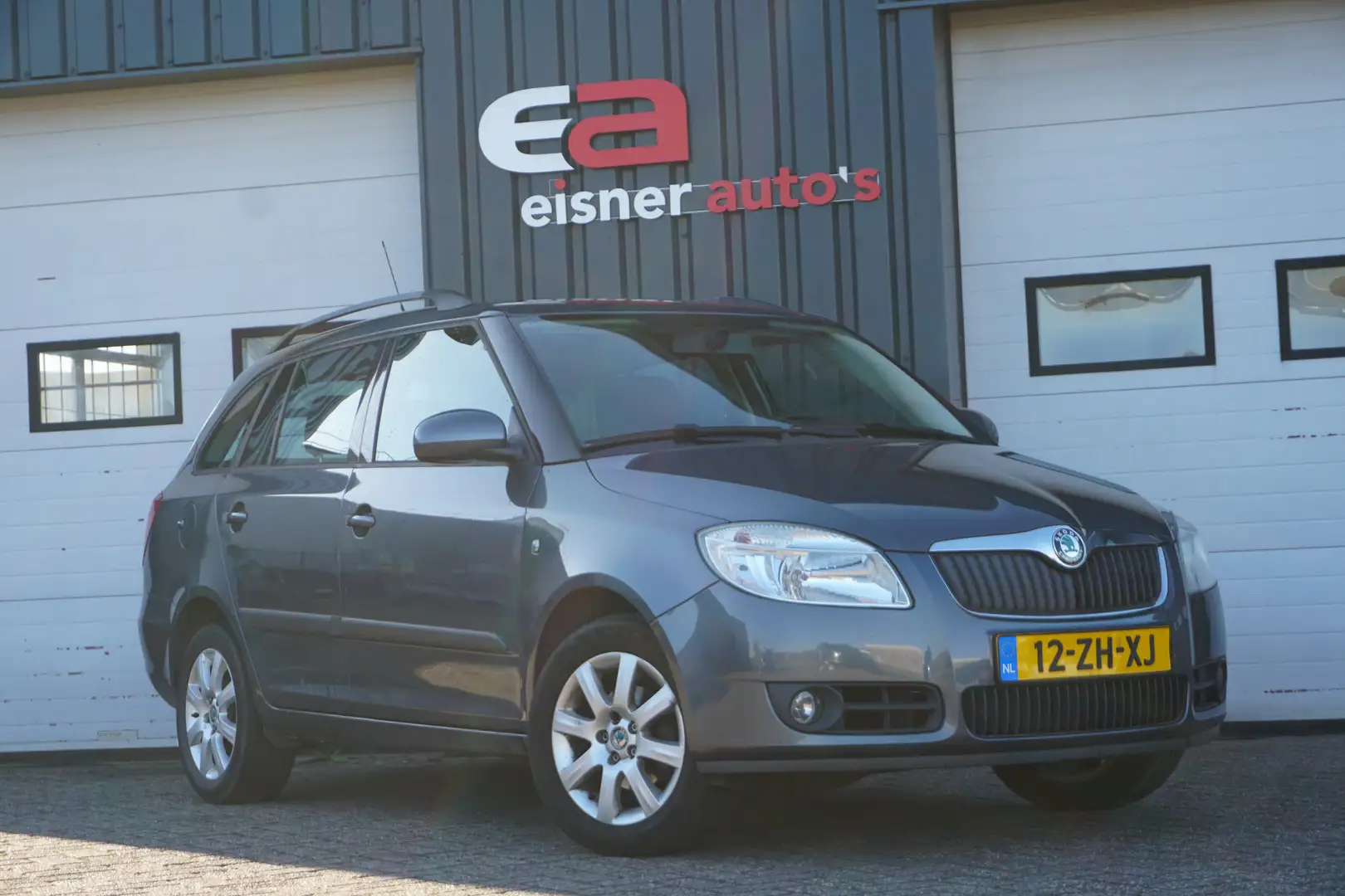Skoda Fabia Combi 1.4-16V Ambiente | TREKHAAK | AIRCO | CRUISE Grijs - 2