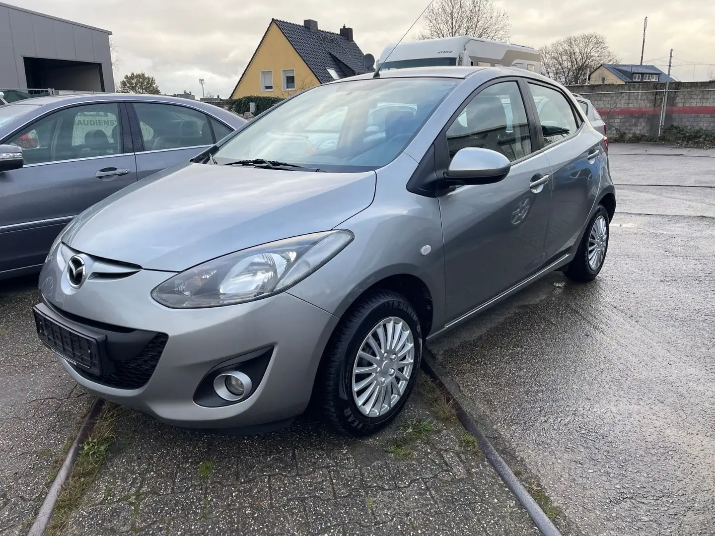 Mazda 2 Lim. 1.3 Edition gepflegter Zustand Grijs - 1