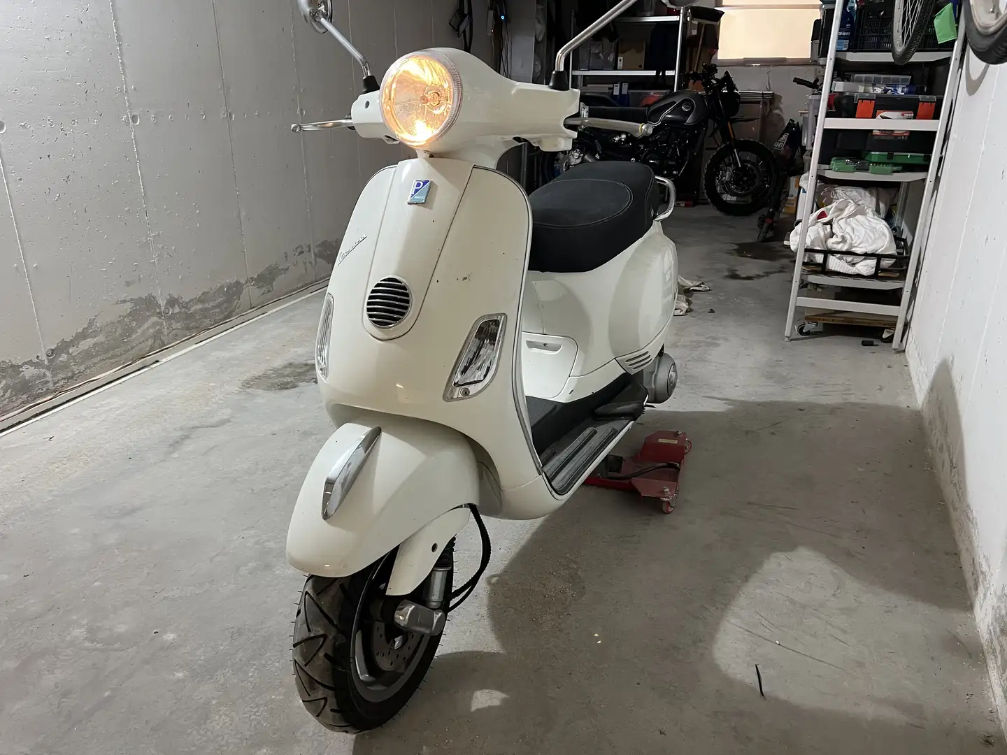 Vespa LX 125 i.e. - 1