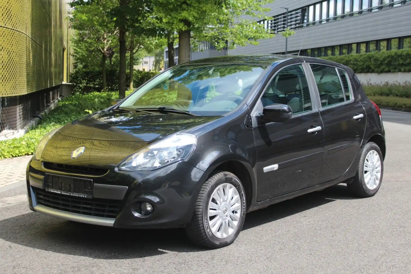 Renault Clio CLIO 1.2*III*DYNAMIQUE*EURO5*NAVI*5-TÜRIG*TÜVNEU Schwarz - 1