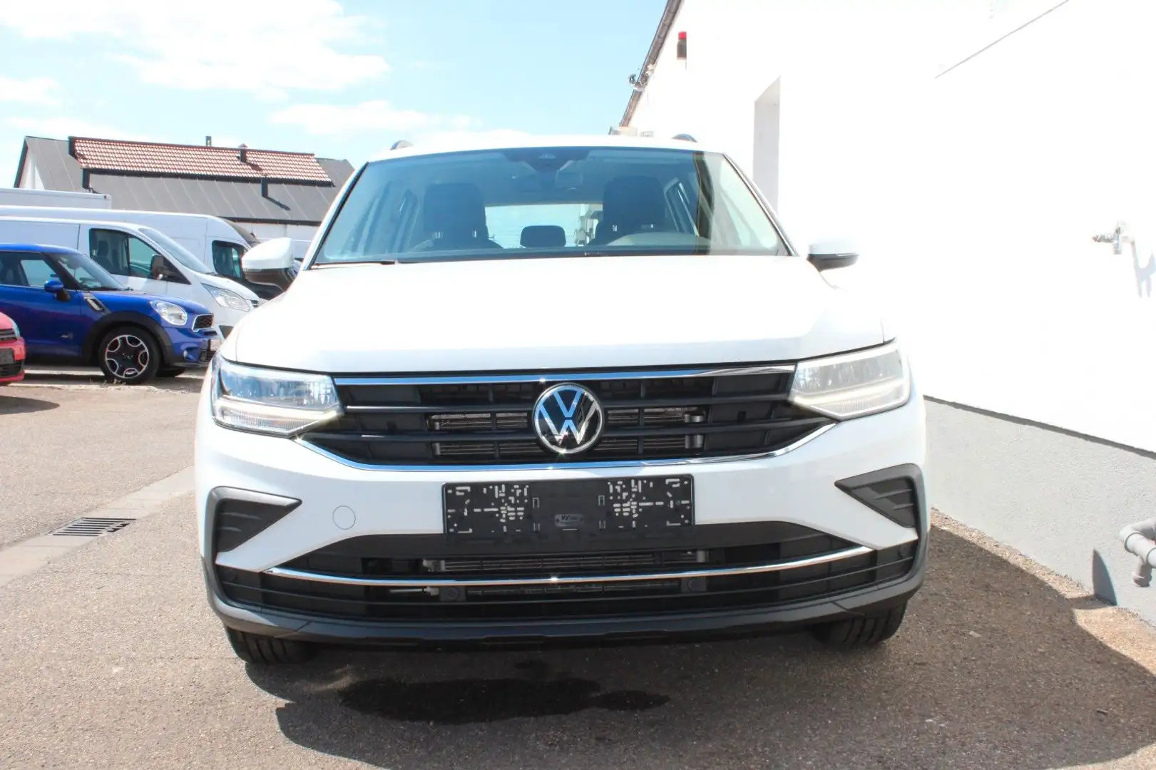 Volkswagen Tiguan 2.0 TDI Facelift DSG Navi PDC LED Weiß - 2