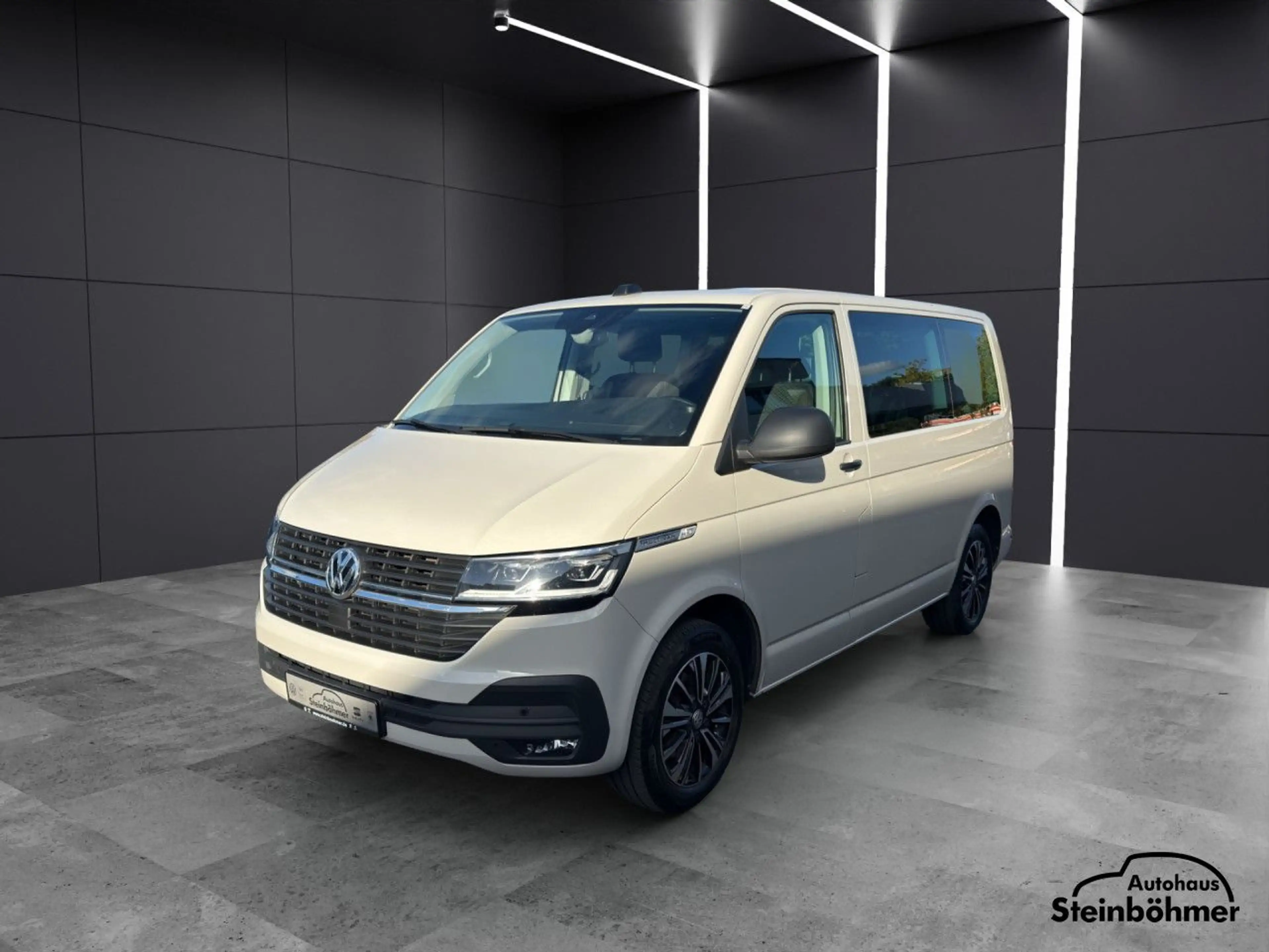 Volkswagen T6.1 Multivan 2.0 TDI DSG Navi ACC Kamera AHK 7Sit — photo 2
