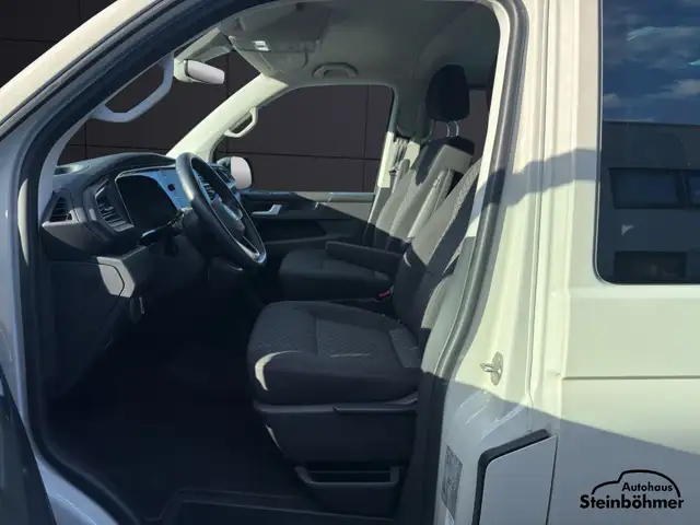 Volkswagen Multivan view 15