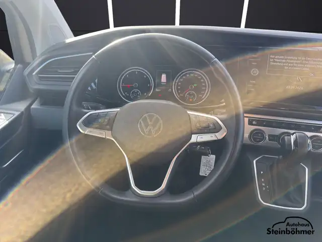 Volkswagen Multivan view 17