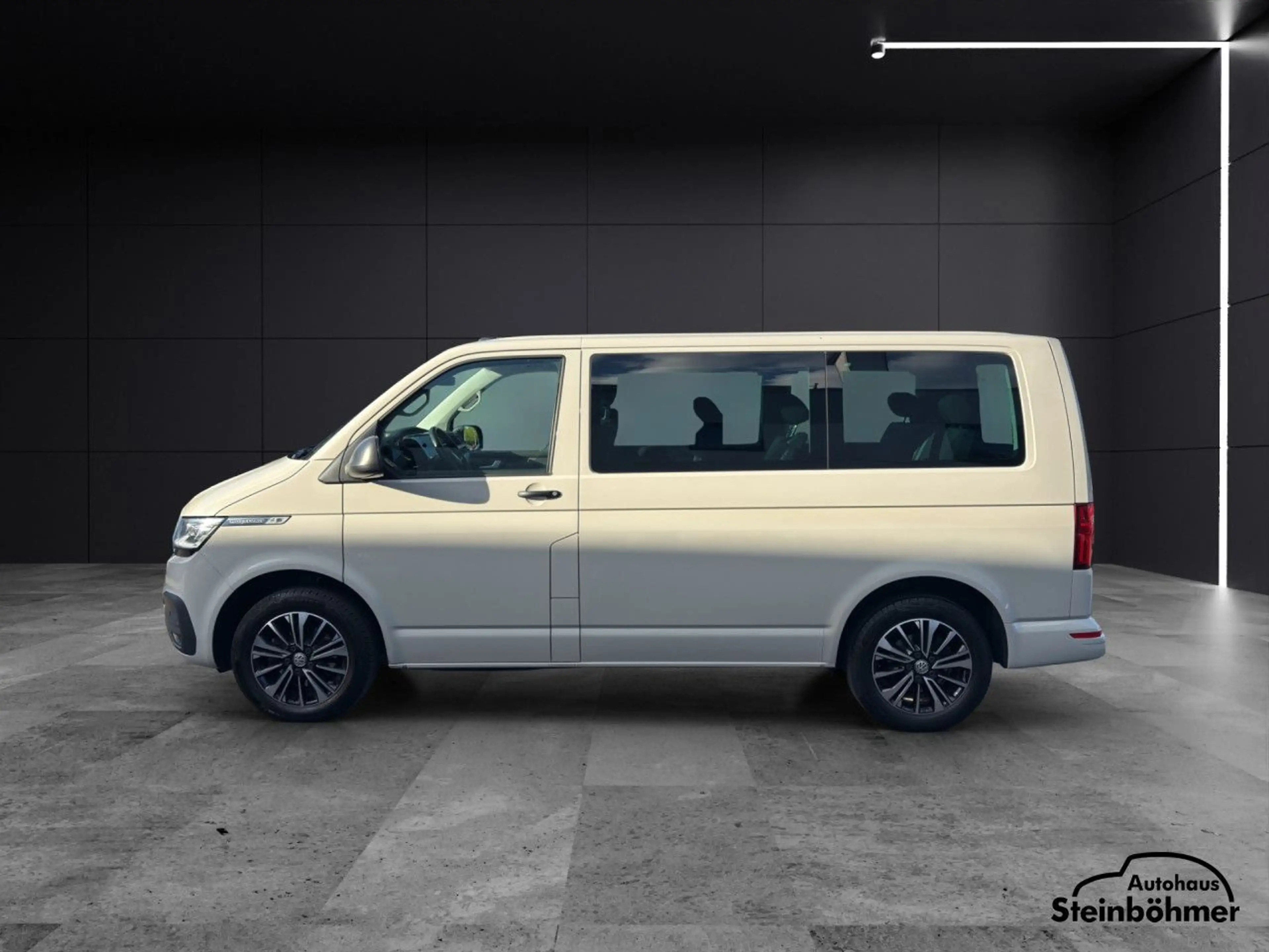 Volkswagen T6.1 Multivan 2.0 TDI DSG Navi ACC Kamera AHK 7Sit — photo 3