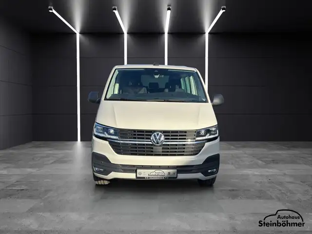 Volkswagen Multivan view 10