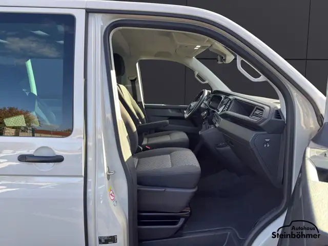 Volkswagen Multivan view 13