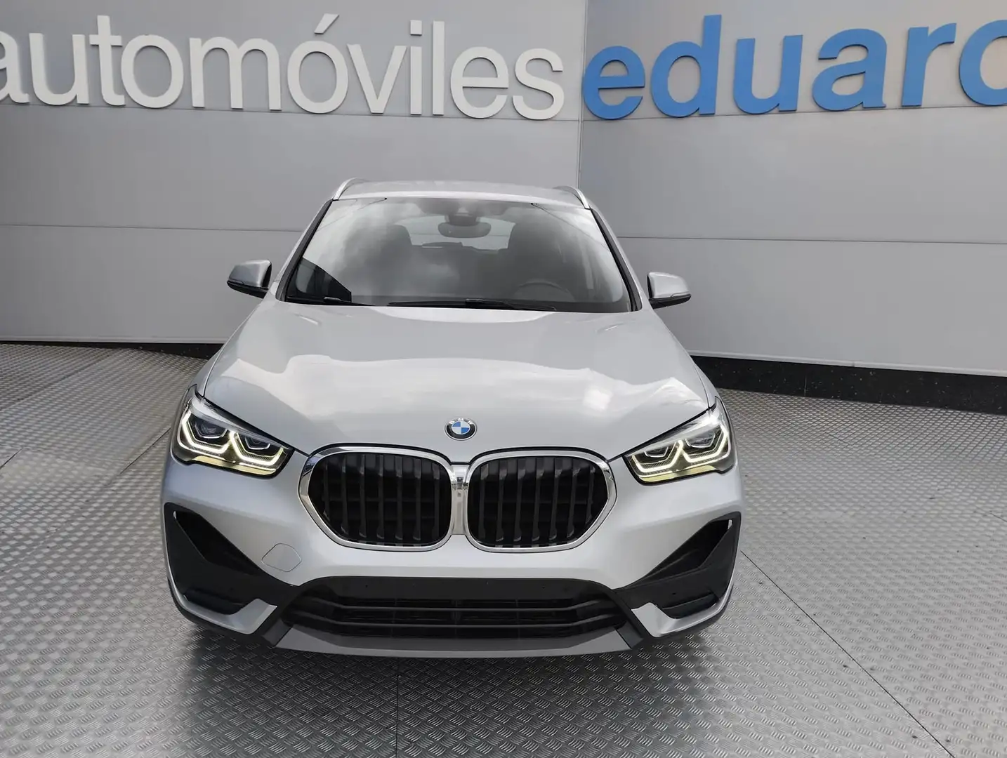 BMW X1 sDrive 16dA Plateado - 2