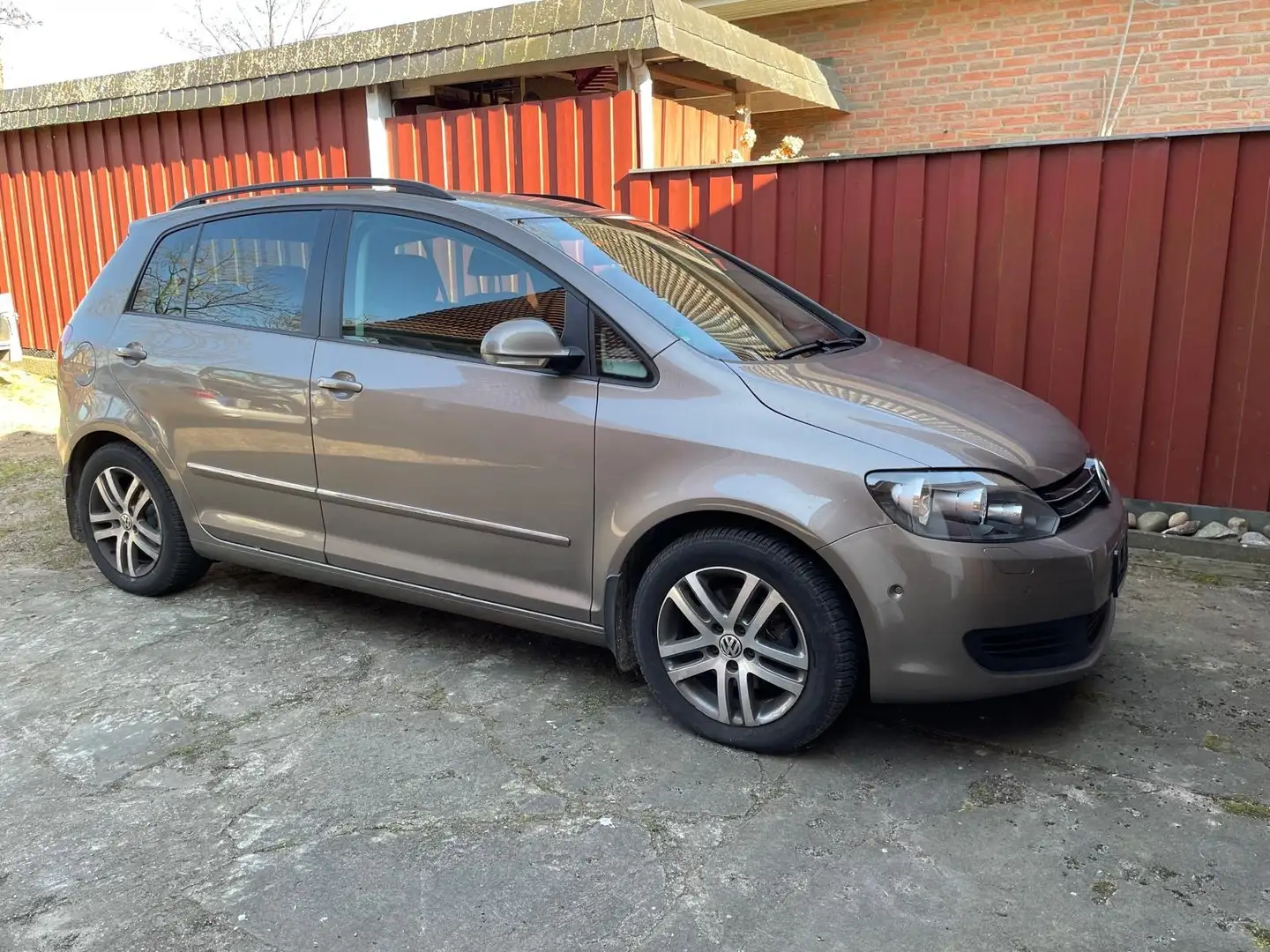 Volkswagen Golf Plus Golf+VI+Plus+1.4+TSI+Comfortline Braun - 1