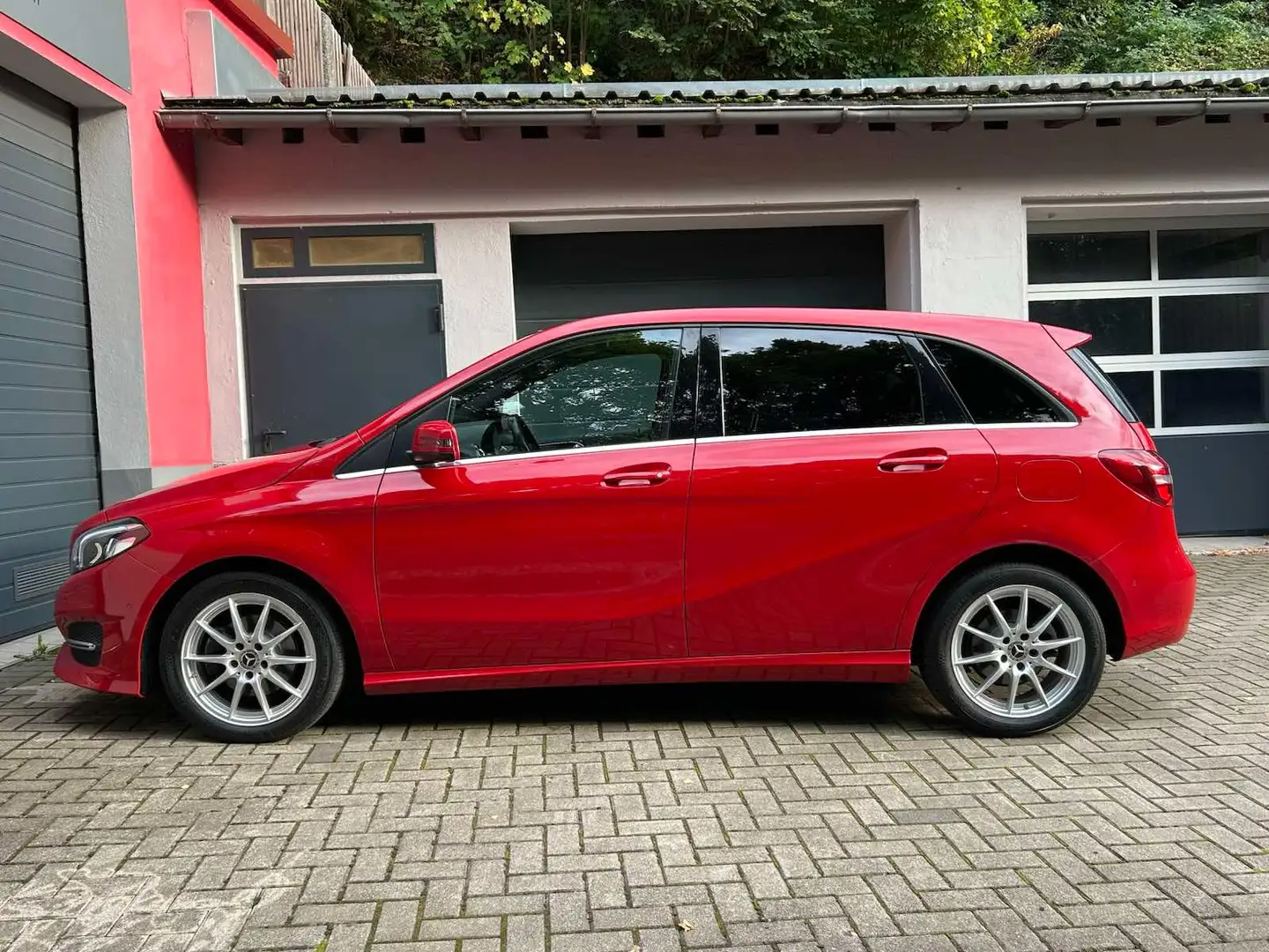 Mercedes-Benz B 200 B 200 LED AHK WEBASTO KAMERA NAVI Harman Kardon Rood - 2