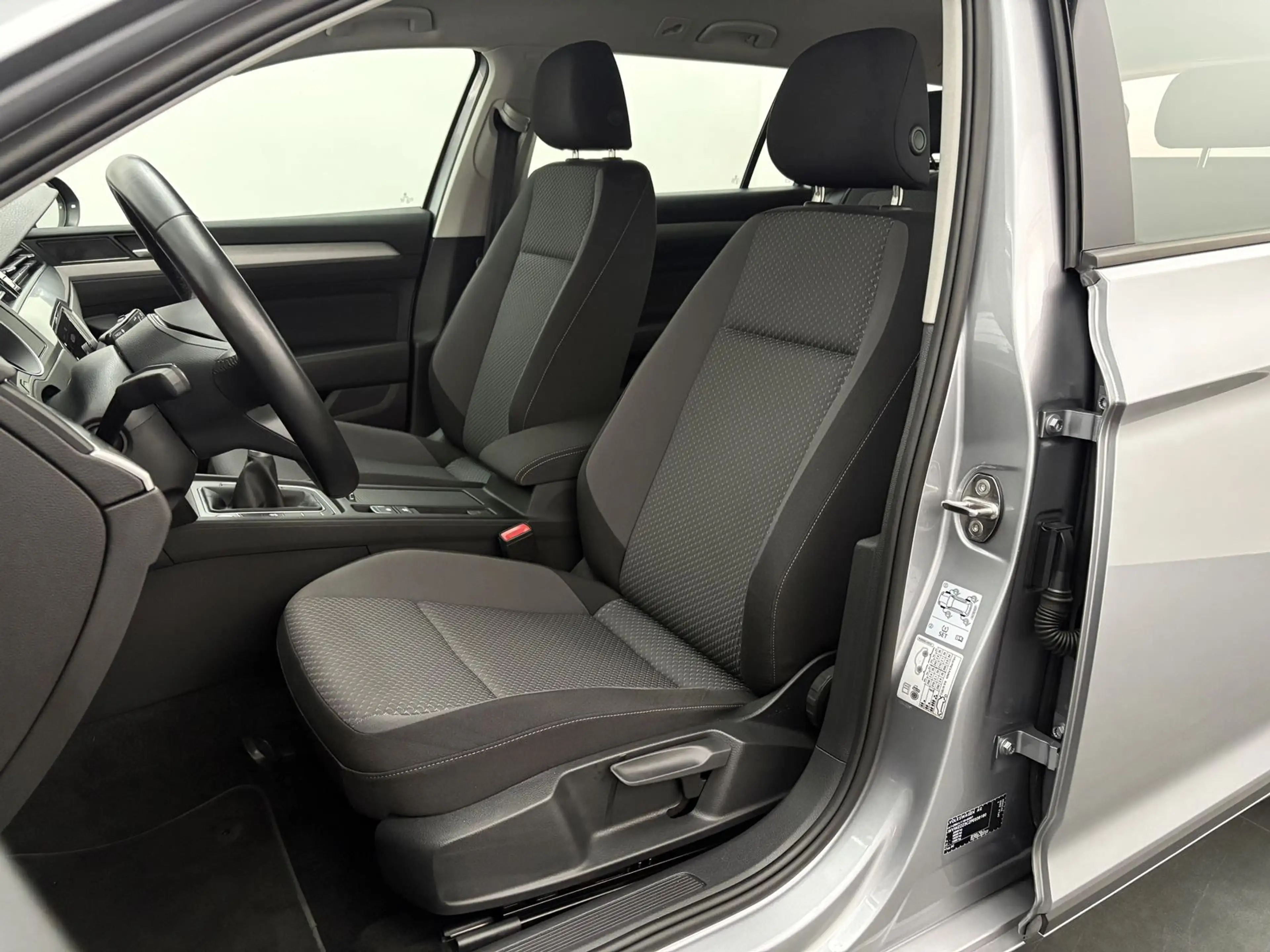 Volkswagen Passat Variant 1.5 TSI Business ACC+Navi+LED+SHZ+RFK — photo 8