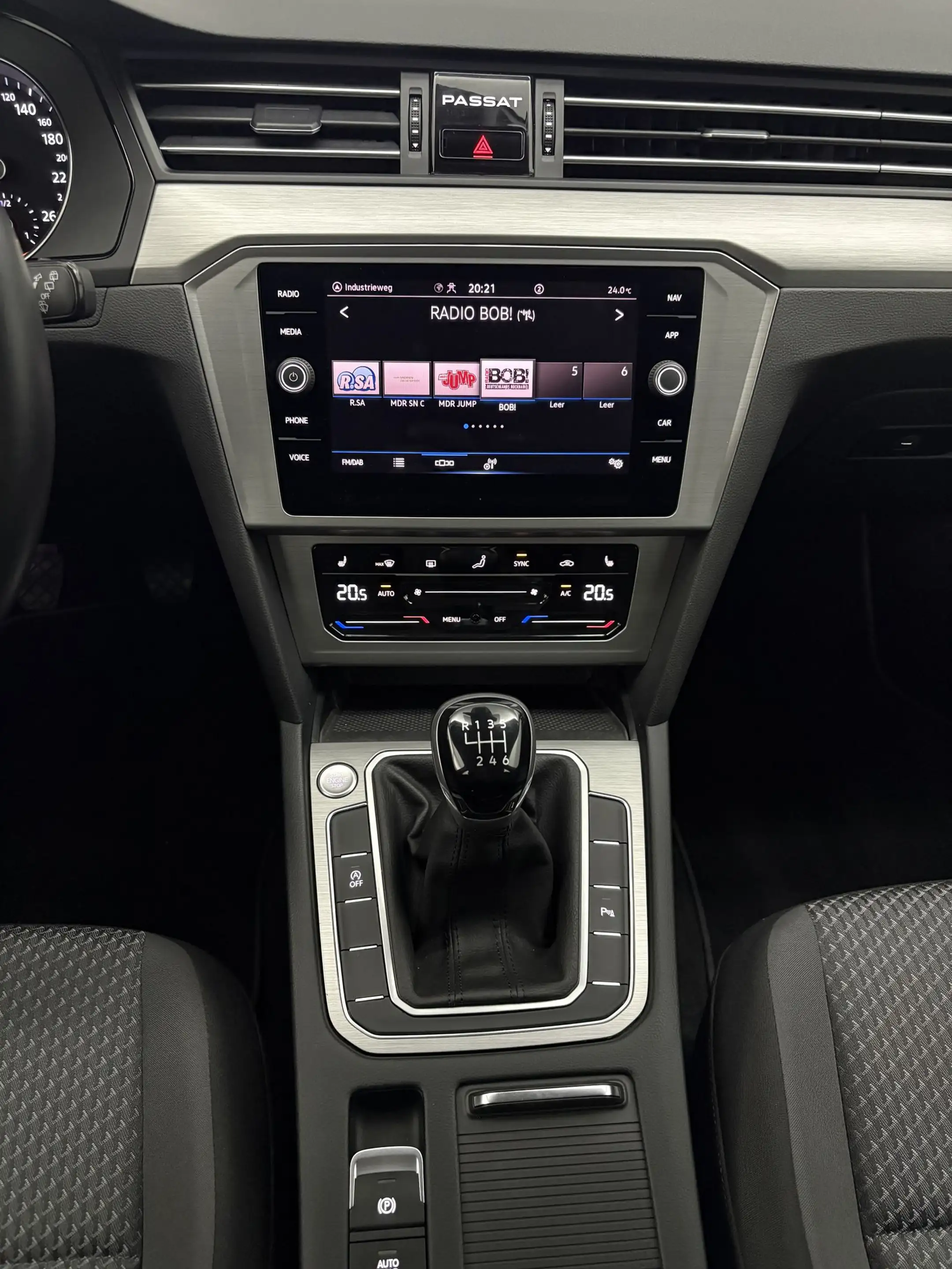 Volkswagen Passat Variant 1.5 TSI Business ACC+Navi+LED+SHZ+RFK — photo 15