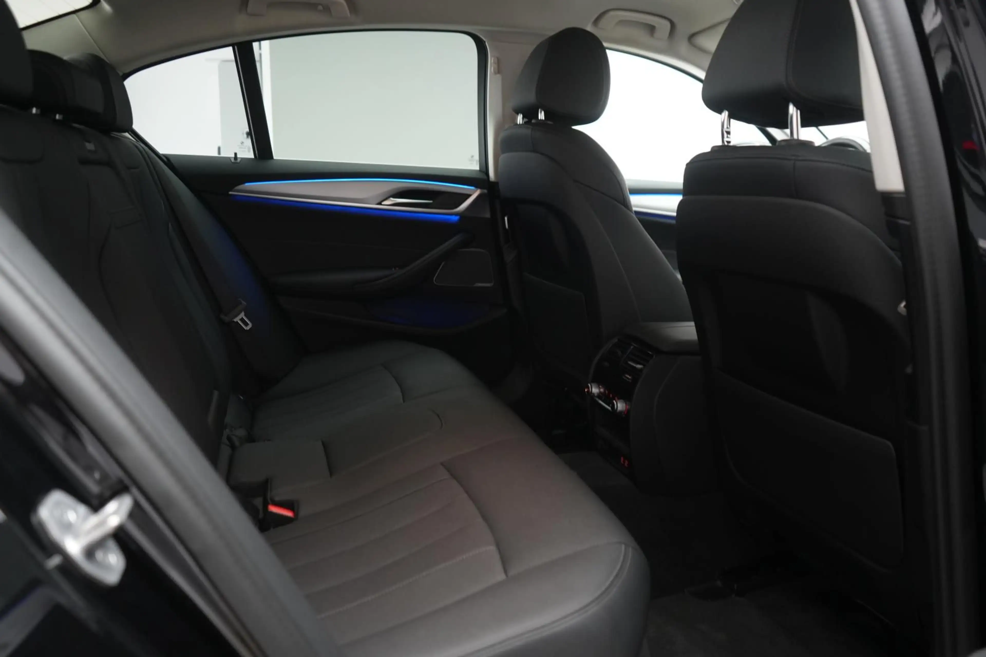 BMW 530 530d M Sport Lenk/Head/ — photo 9
