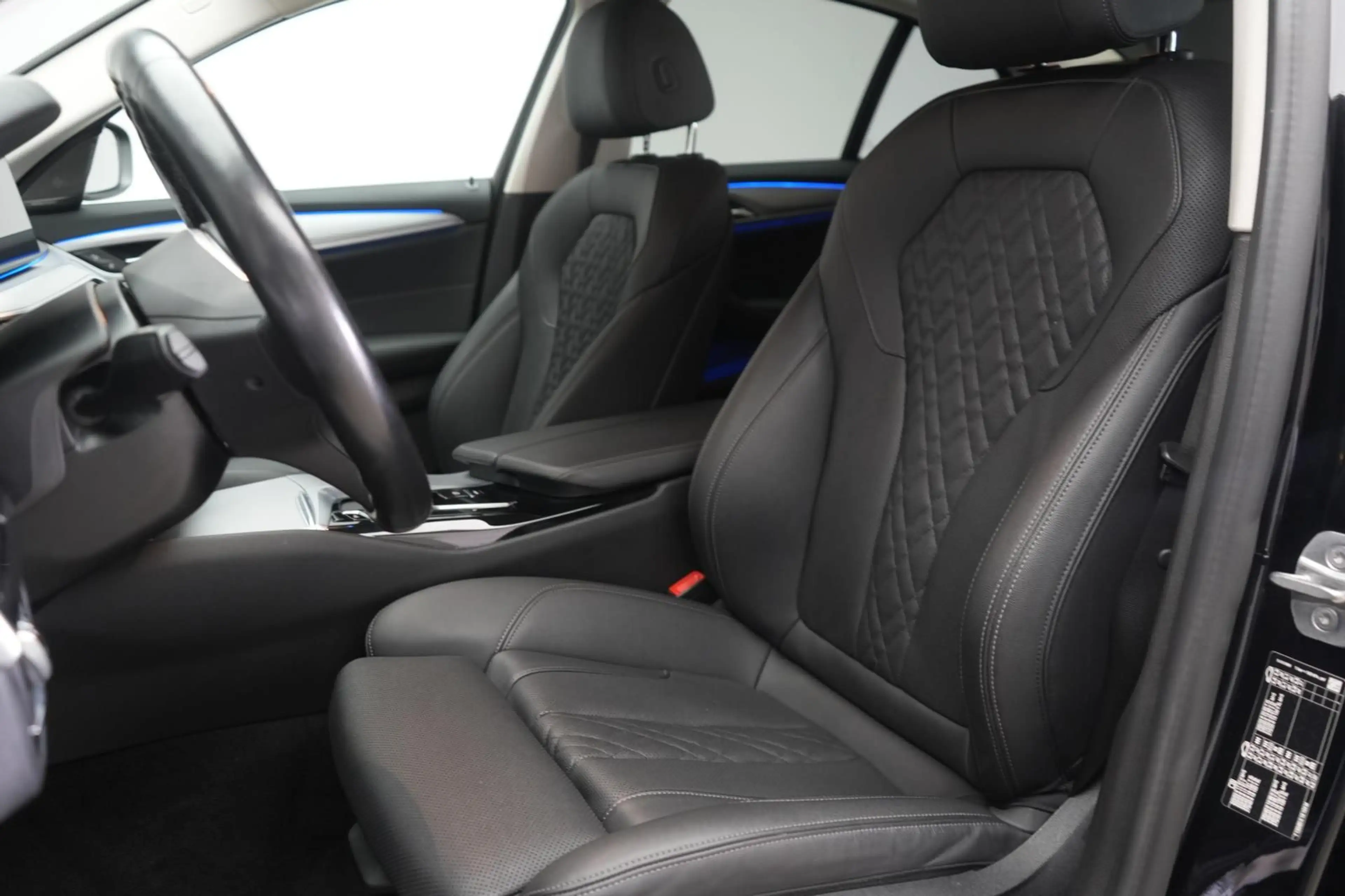 BMW 530 530d M Sport Lenk/Head/ — photo 11