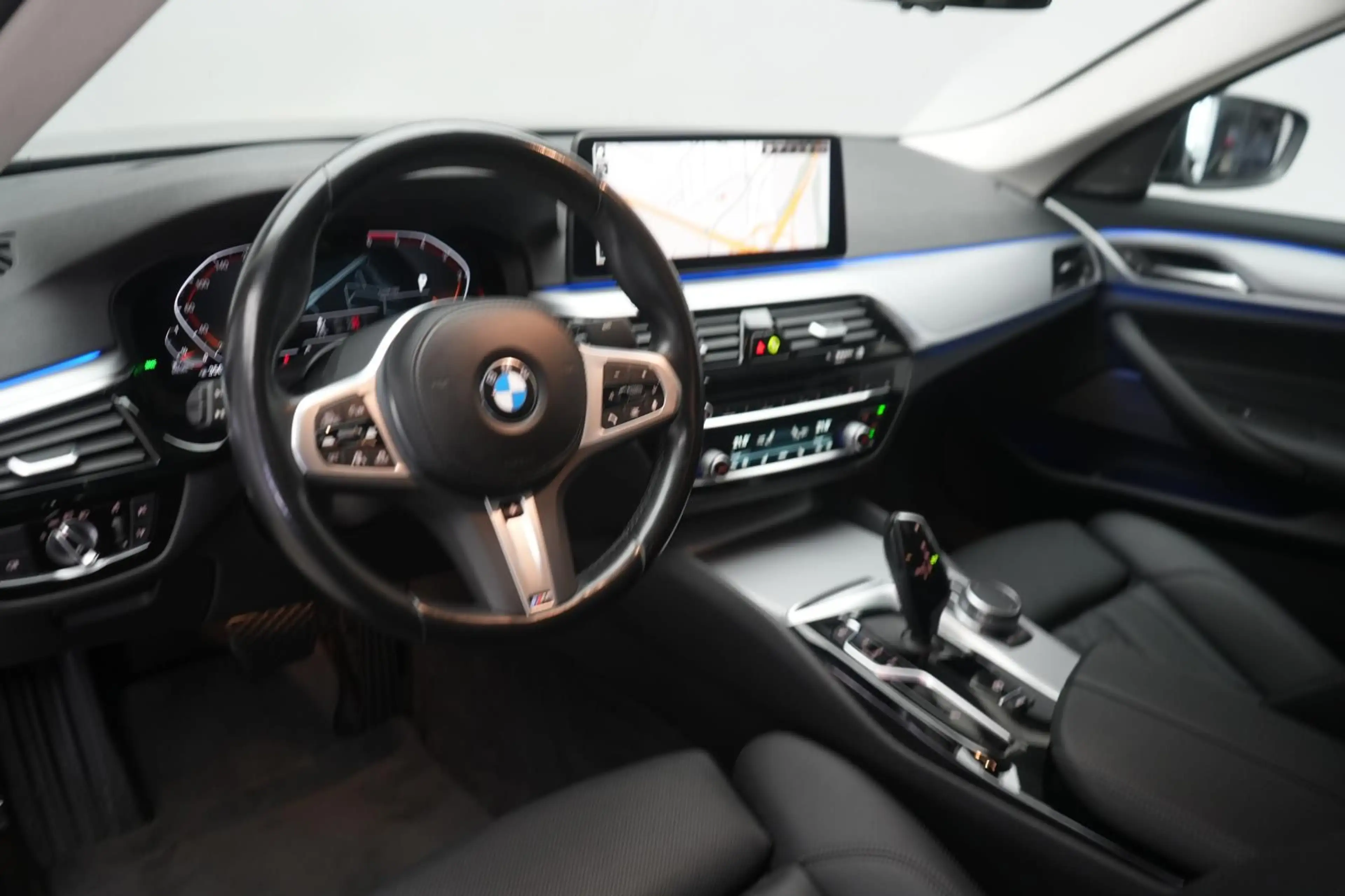 BMW 530 530d M Sport Lenk/Head/ — photo 13
