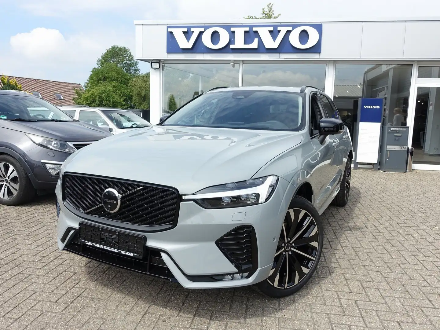 Volvo XC60 B5 AWD Ultra Dark MY26 Leasing ab € 449,- Grau - 1