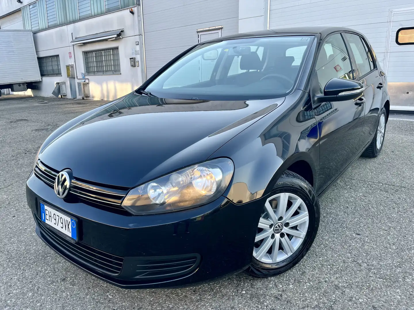 Volkswagen Golf 5p 1.2 benzina per neopatentati - 1
