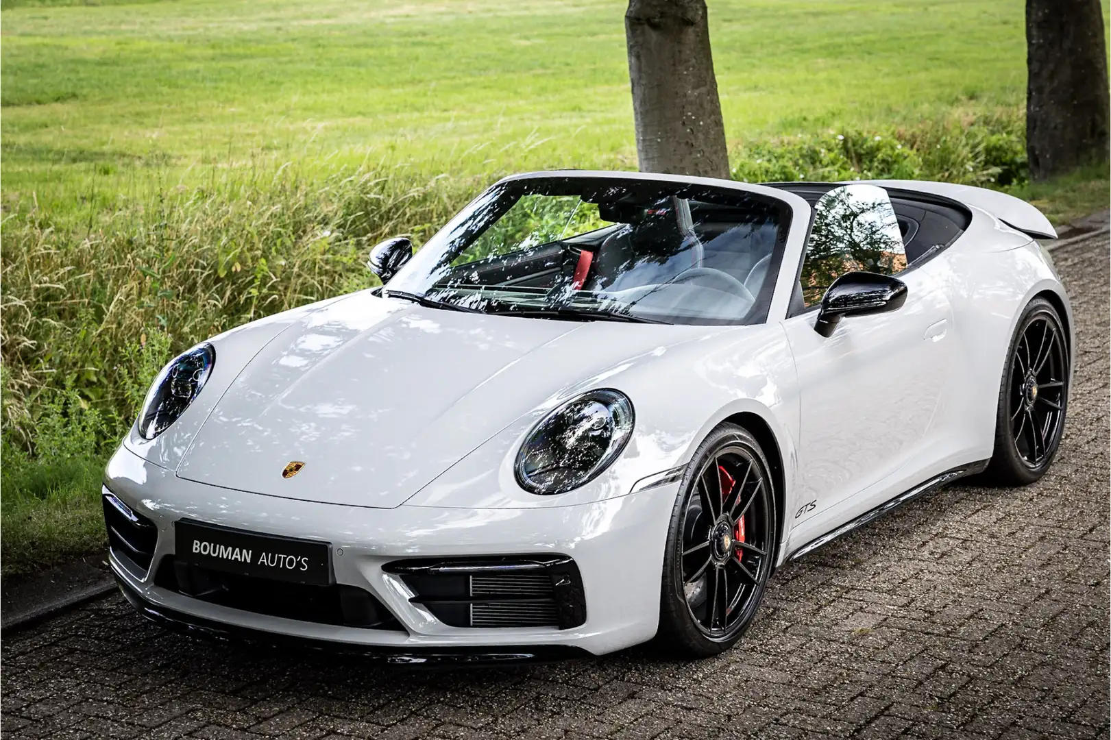 Porsche 992 Cabrio 3.0 Carrera GTS Carbon Sport Design Bose Gris - 2