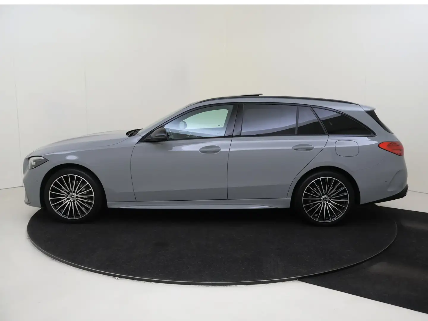 Mercedes-Benz C 300 Estate e Star Edition AMG Line Plus Aug. beschikba Grijs - 2