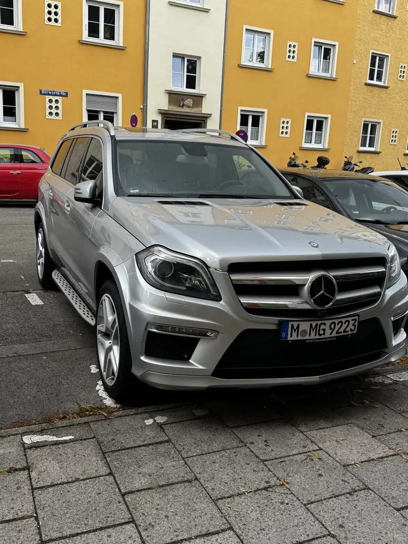 Mercedes-Benz GL 500 4Matic 7G-TRONIC srebrna - 1