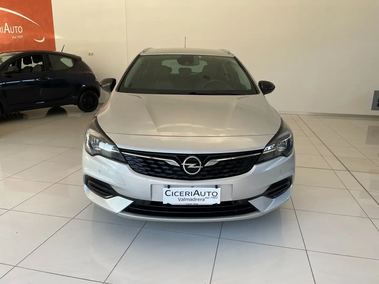 Opel Astra Sports Tourer 1.5 cdti Business Elegance Zilver - 2