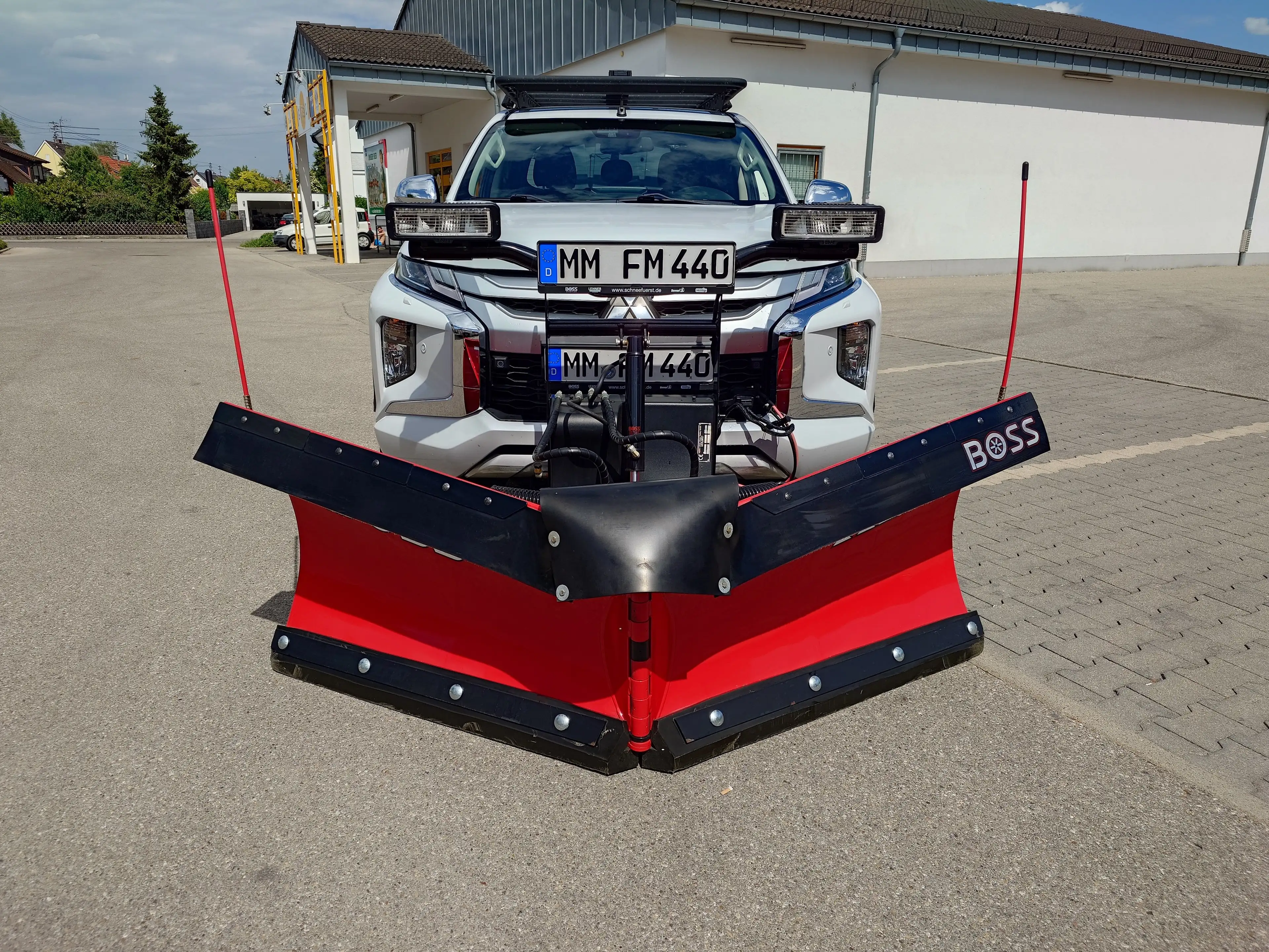 Mitsubishi L200 Winterdienst THE BOSS V-Pflug & HILLTIP IceStriker — photo 2